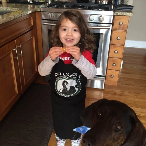 Picture of girl wearing Dellamore shirt