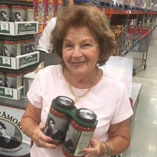 Picture of woman holding Dellamore Sauce